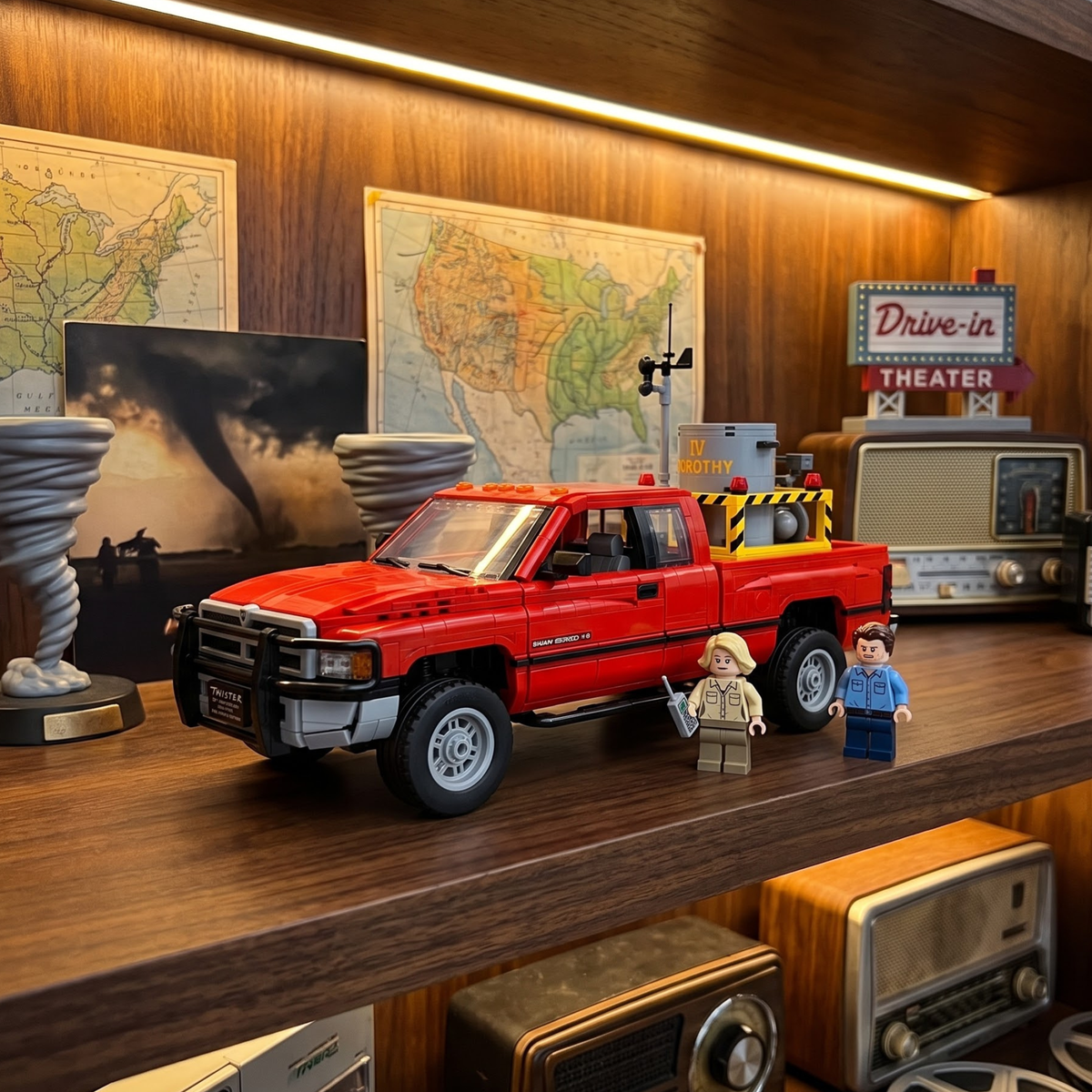 Twister 30th Anniversary Building Set - Chase the storm